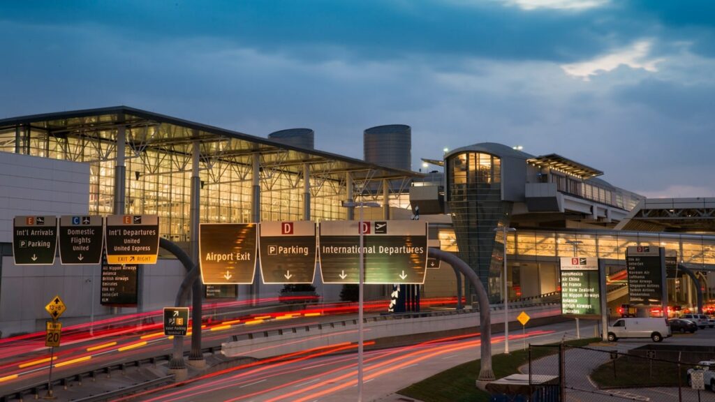 What’s the best average layover time at George Bush Intercontinental Airport