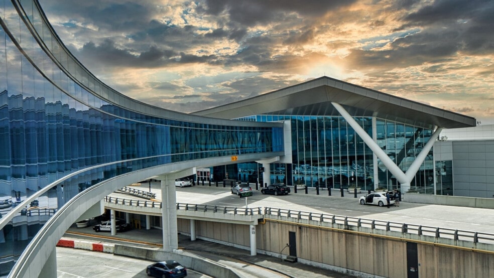 What’s the best average layover time at William P. Hobby Airport